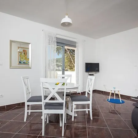 Amavi Apartman Vinišće