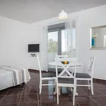 דירה Amavi