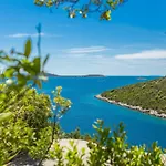 Amavi * Vinišće